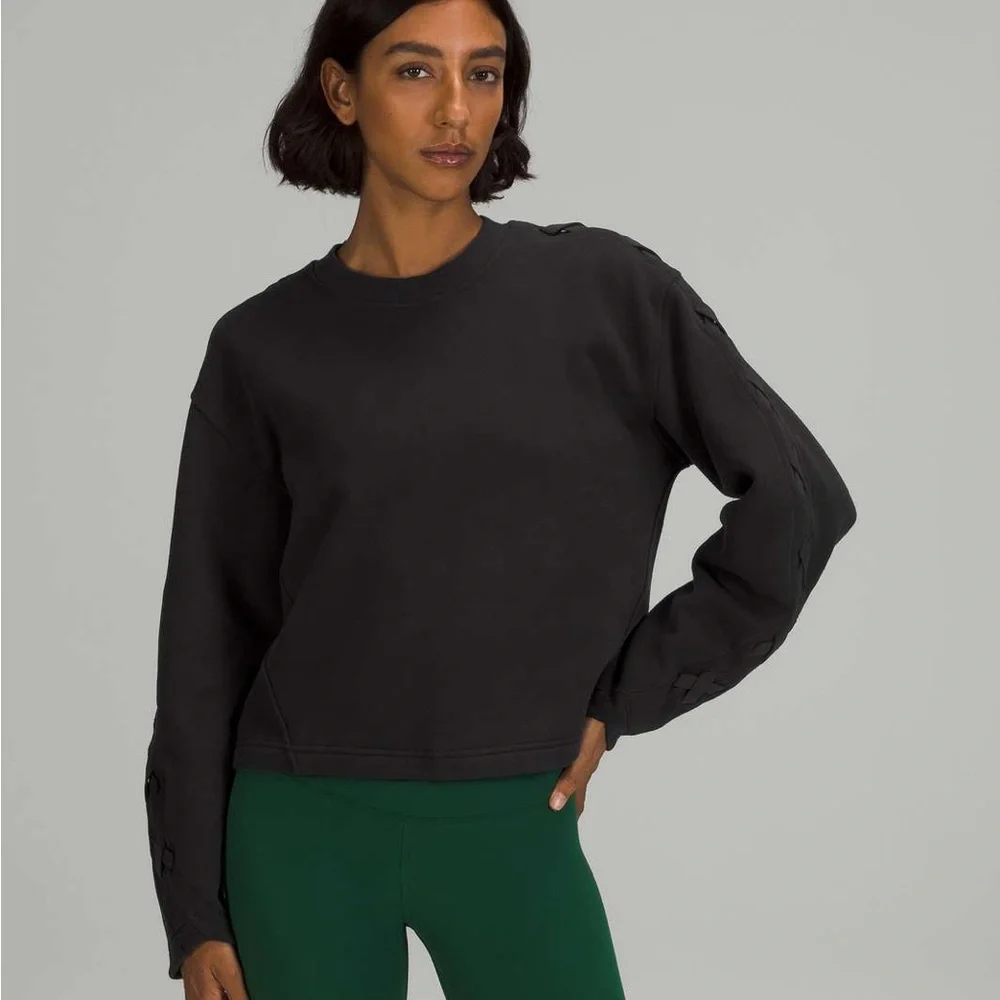 lululemon athletica Black Sweatshirt - Picture 1 of 6